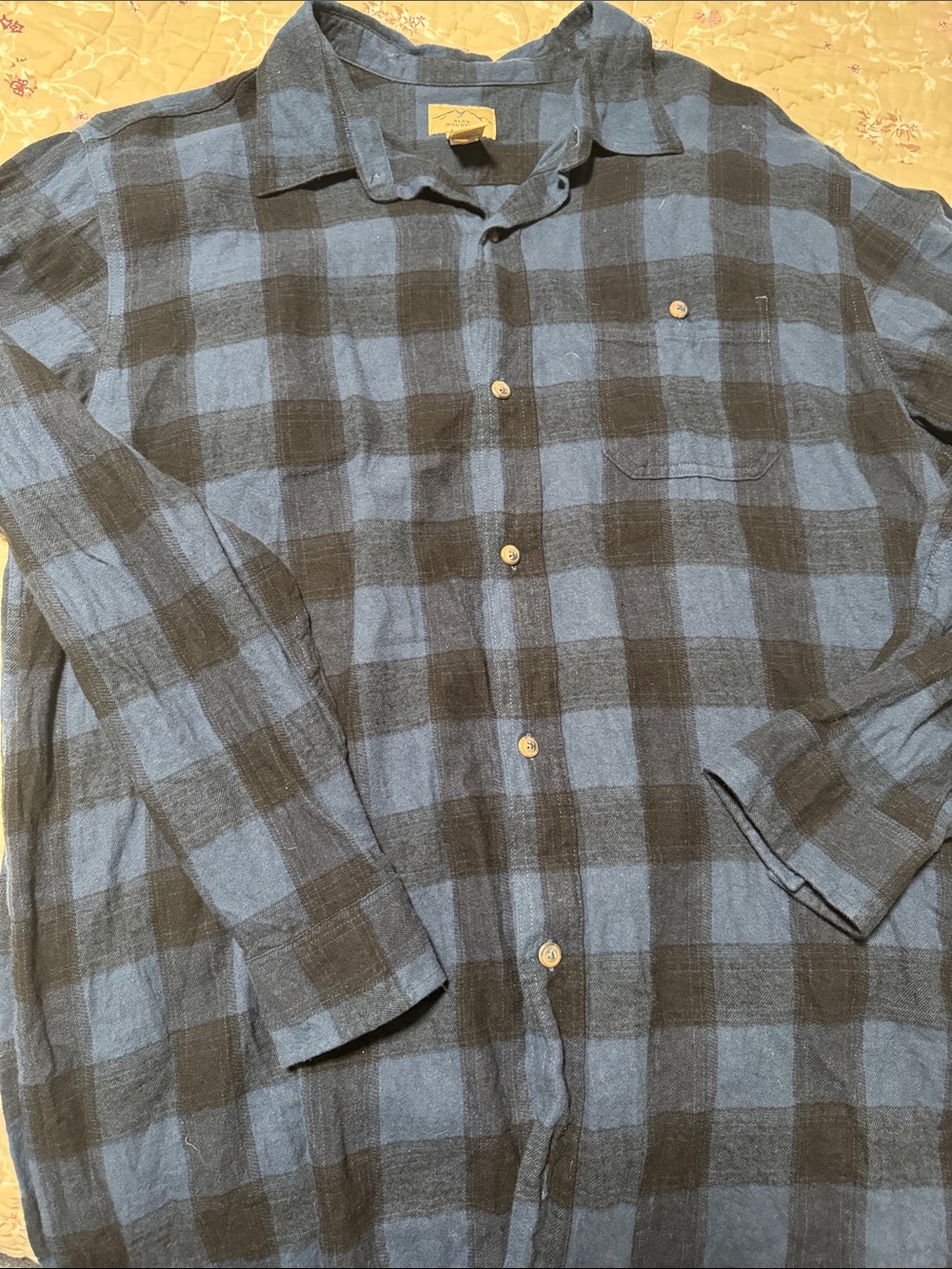Men's Blue & Black Plaid Casual Button-Down Shirt